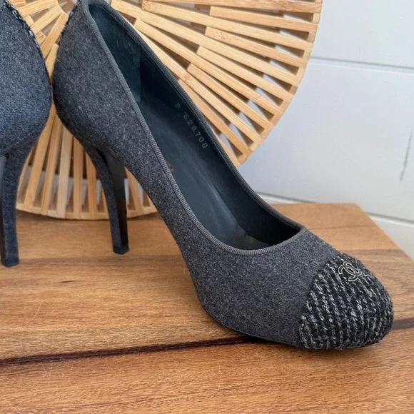 Authenticated Chanel Tweed Heels - Picture 9 of 17
